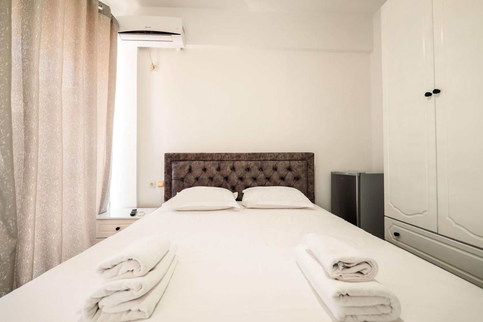 Alnes Hotel Saranda Kültér fotó
