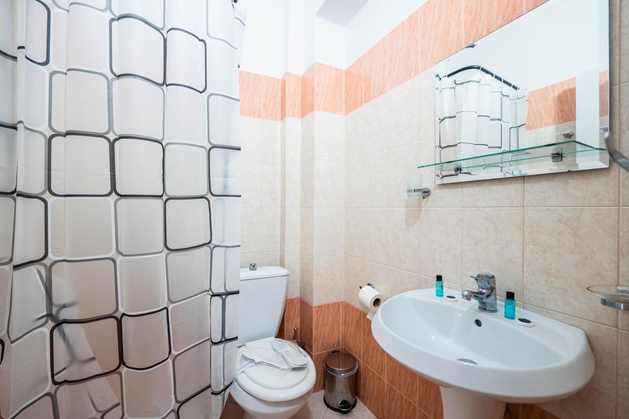 Alnes Hotel Saranda Kültér fotó