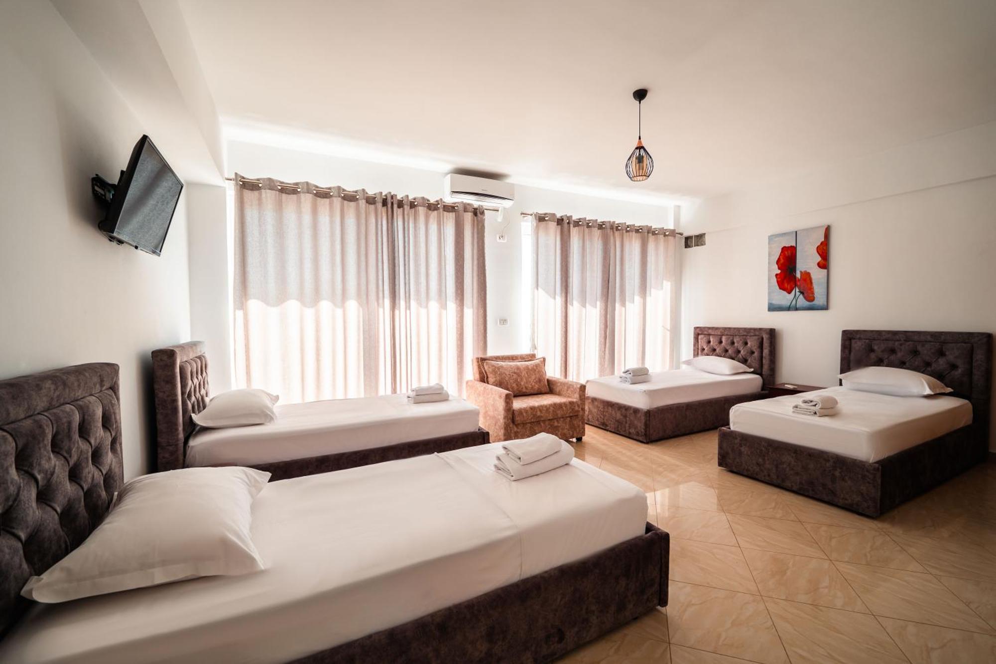 Alnes Hotel Saranda Kültér fotó