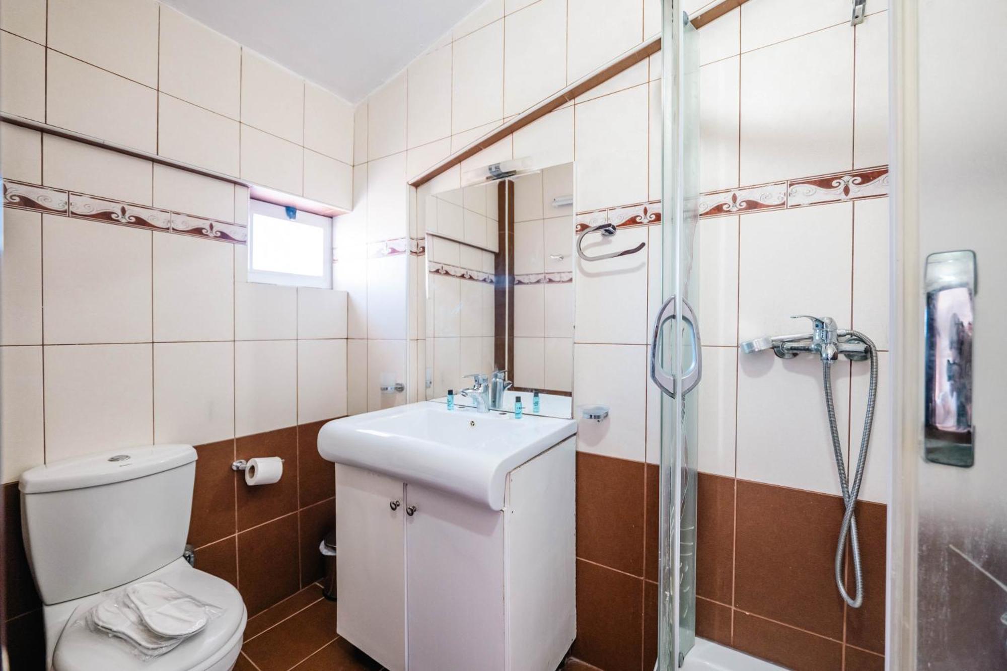 Alnes Hotel Saranda Kültér fotó