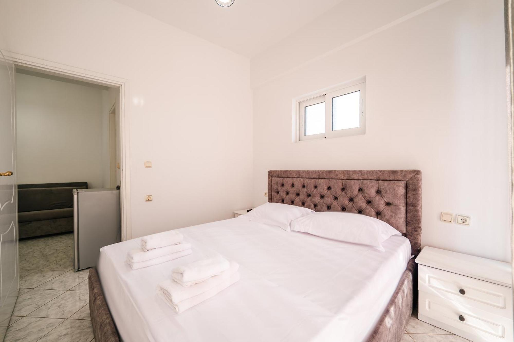 Alnes Hotel Saranda Kültér fotó