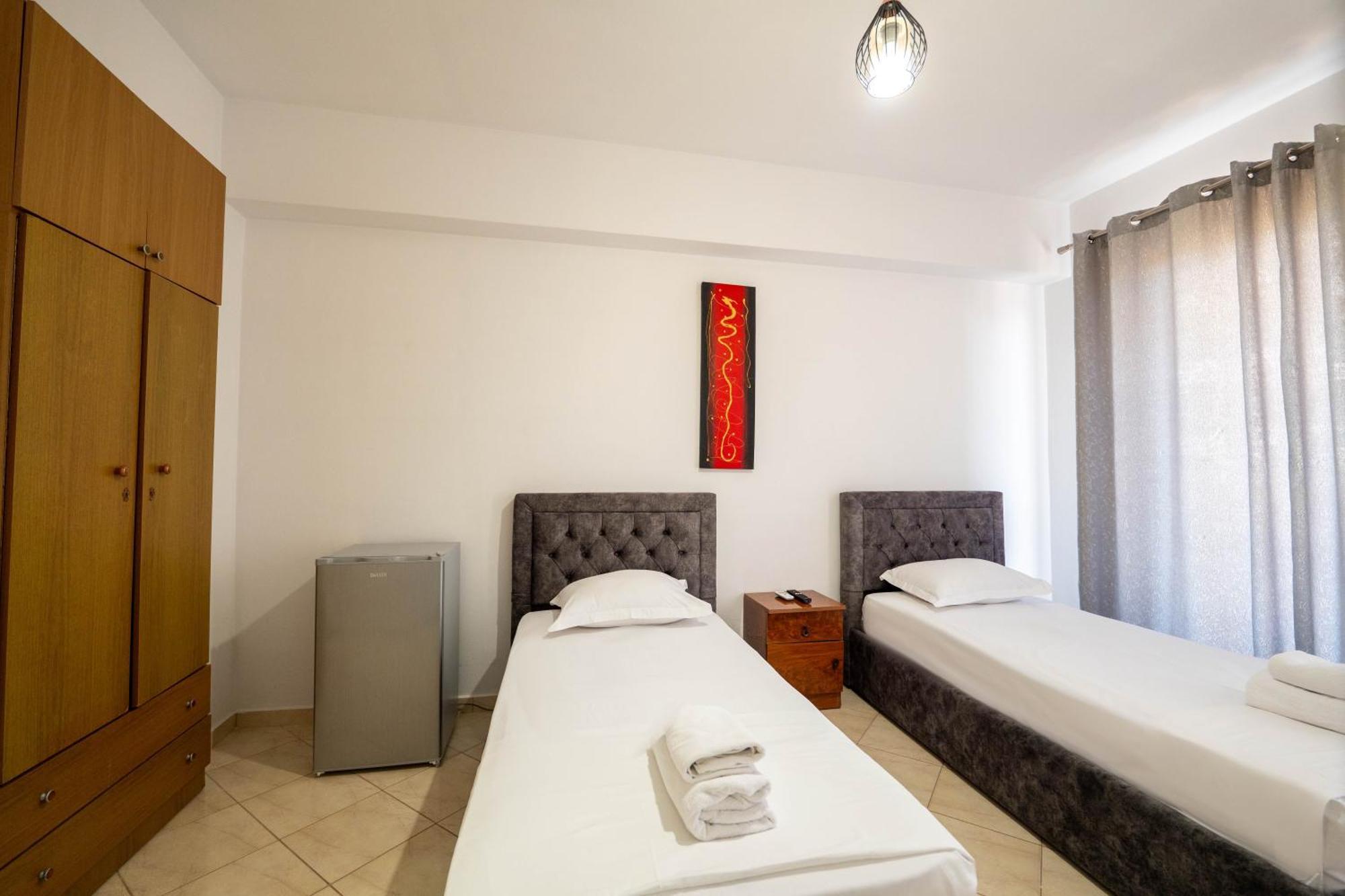 Alnes Hotel Saranda Kültér fotó