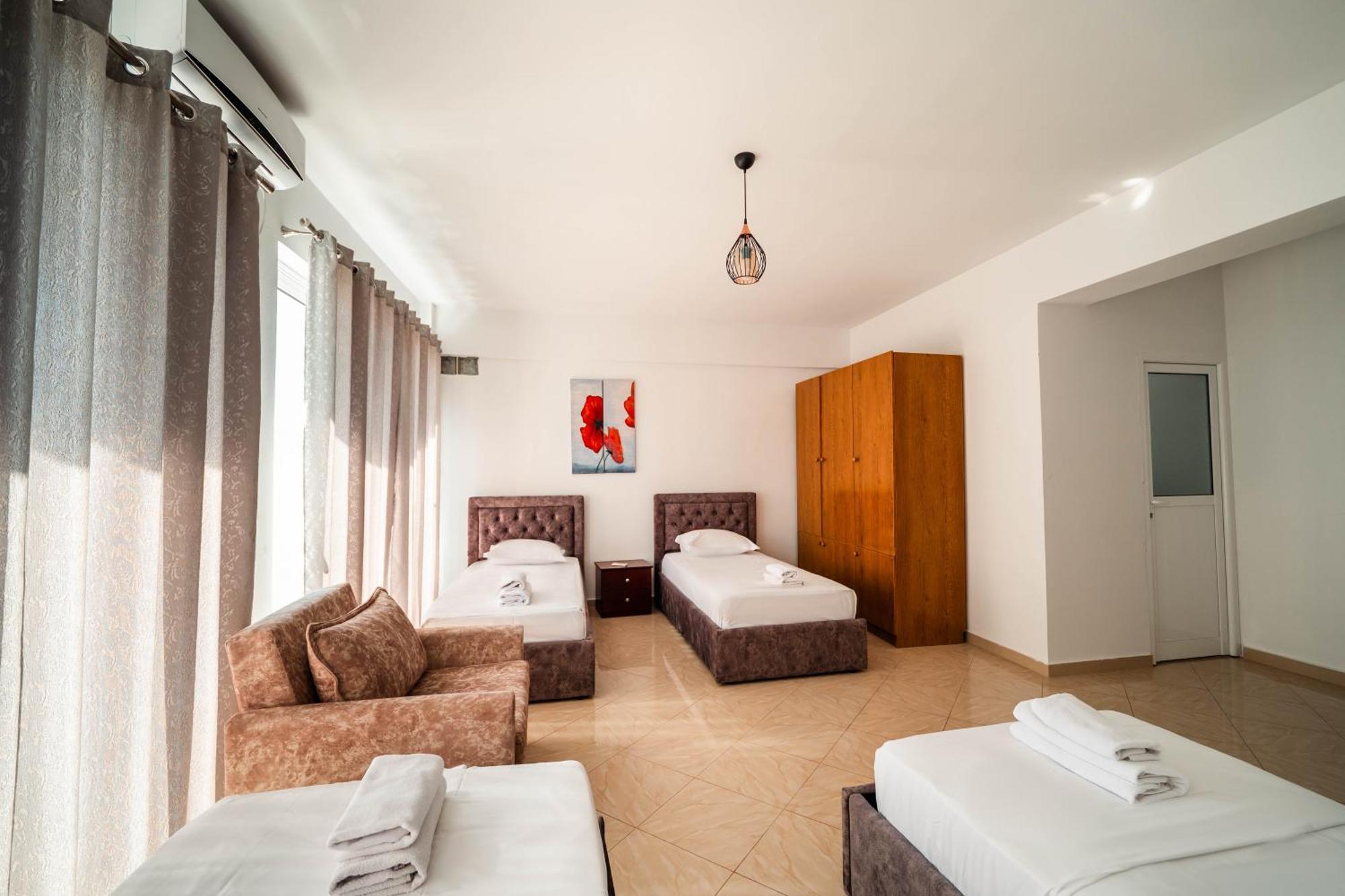 Alnes Hotel Saranda Kültér fotó
