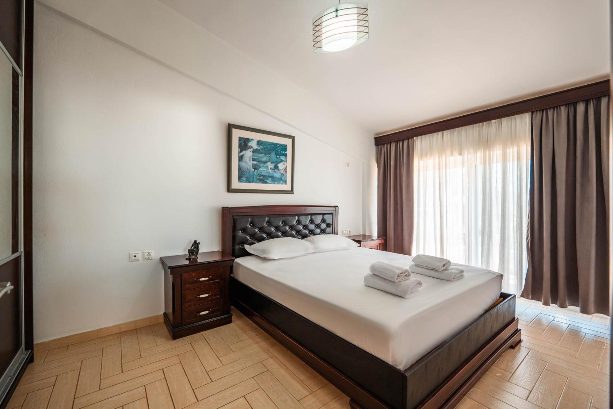 Alnes Hotel Saranda Kültér fotó