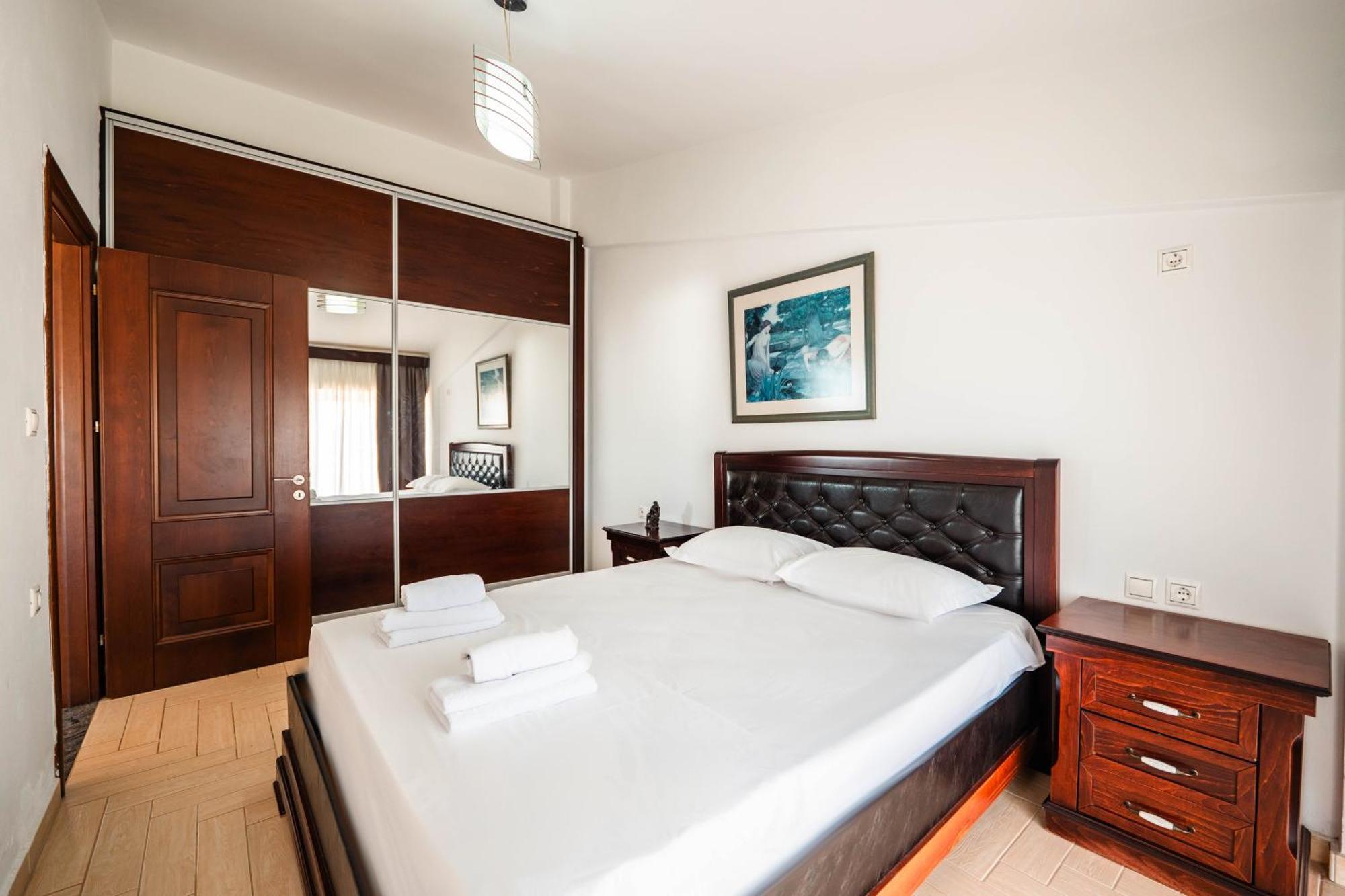 Alnes Hotel Saranda Kültér fotó