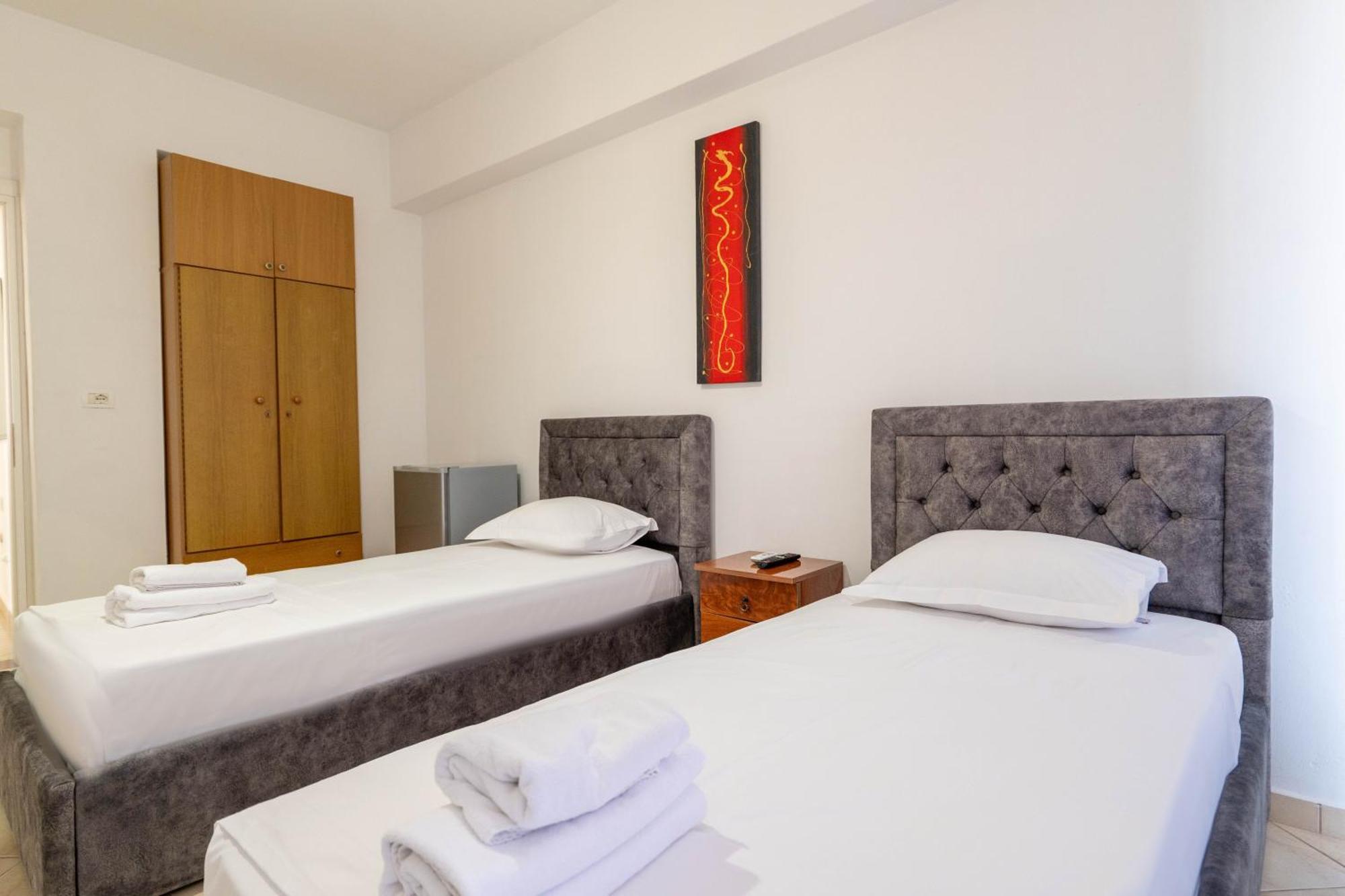 Alnes Hotel Saranda Kültér fotó