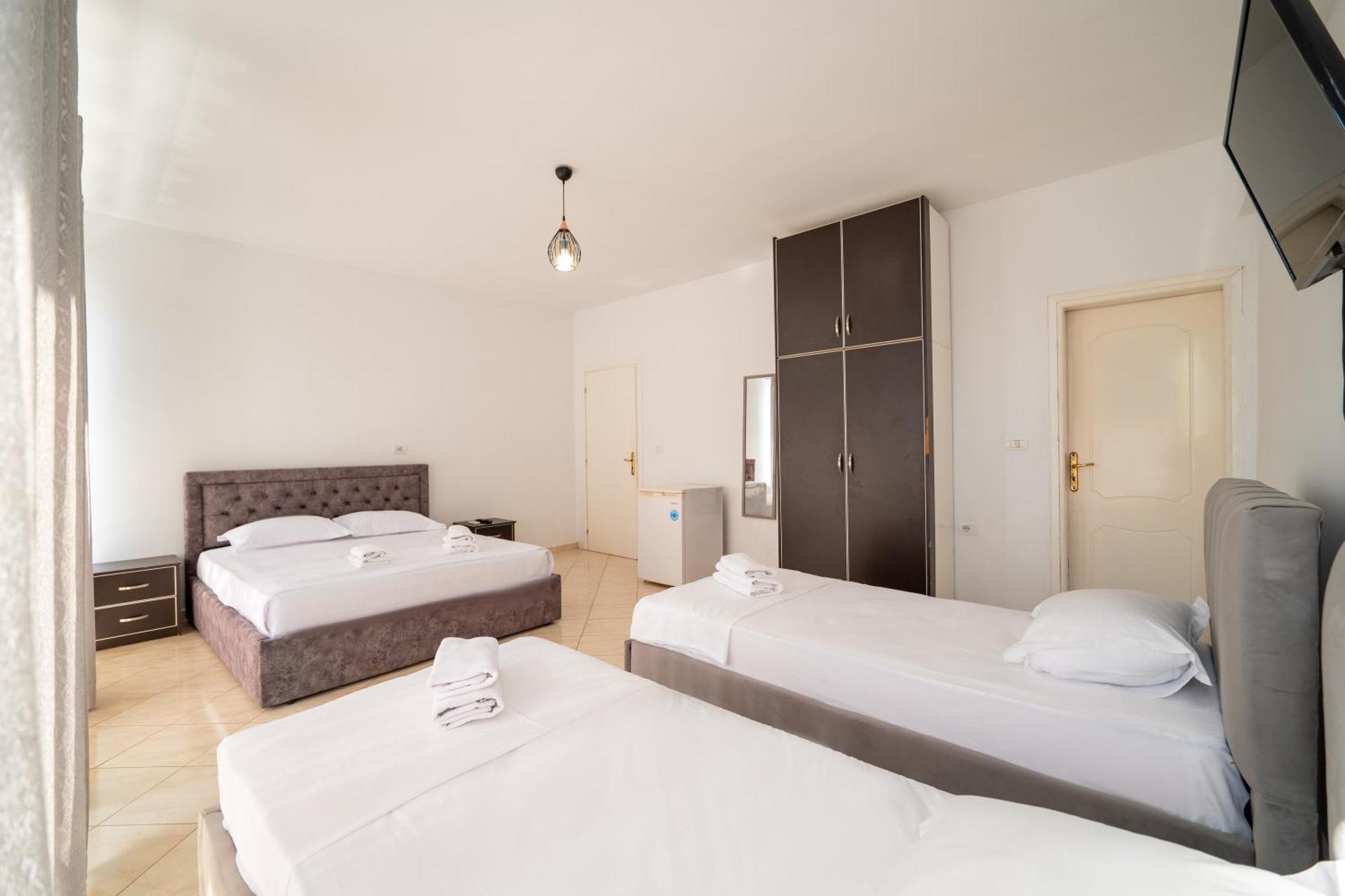 Alnes Hotel Saranda Kültér fotó
