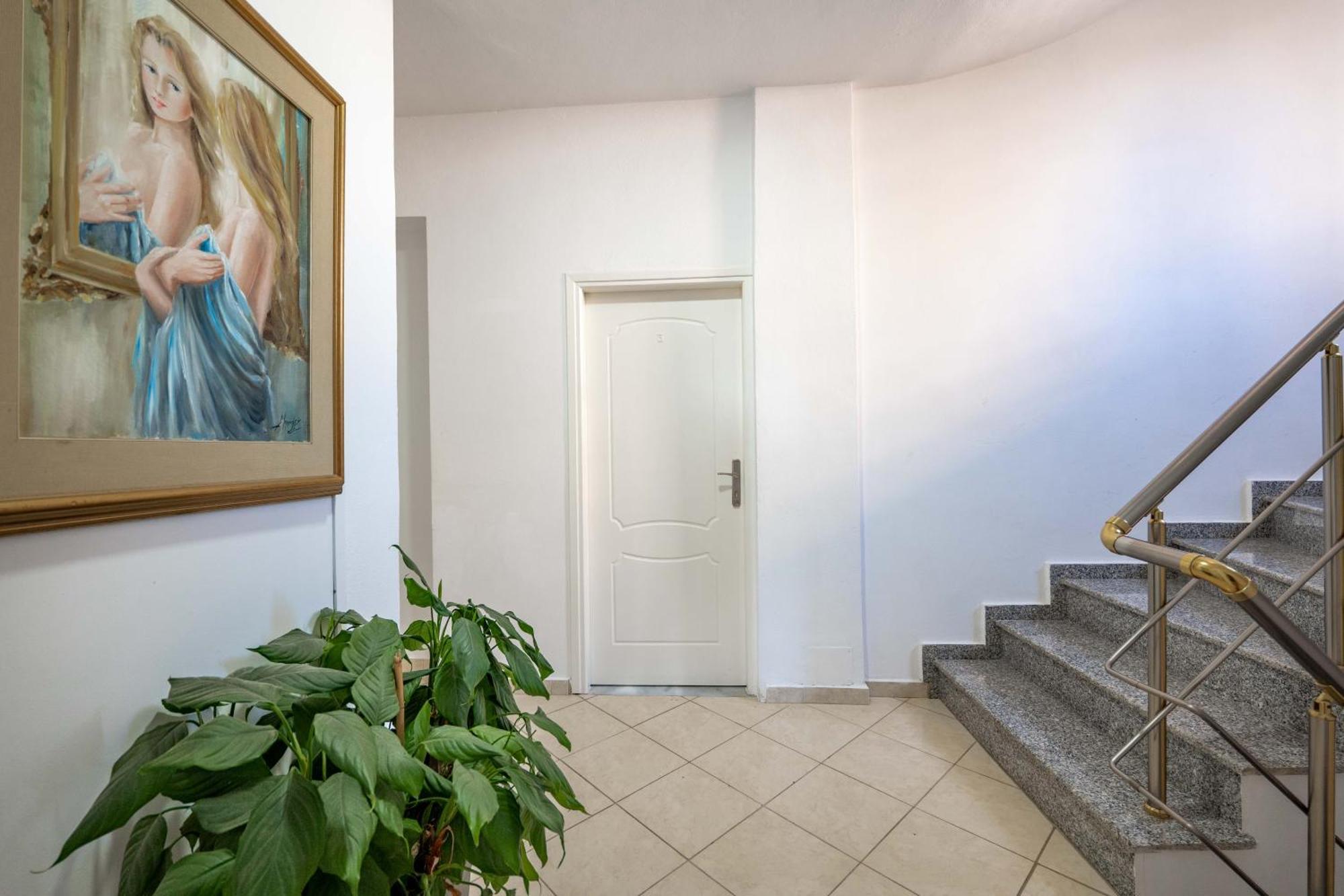 Alnes Hotel Saranda Kültér fotó