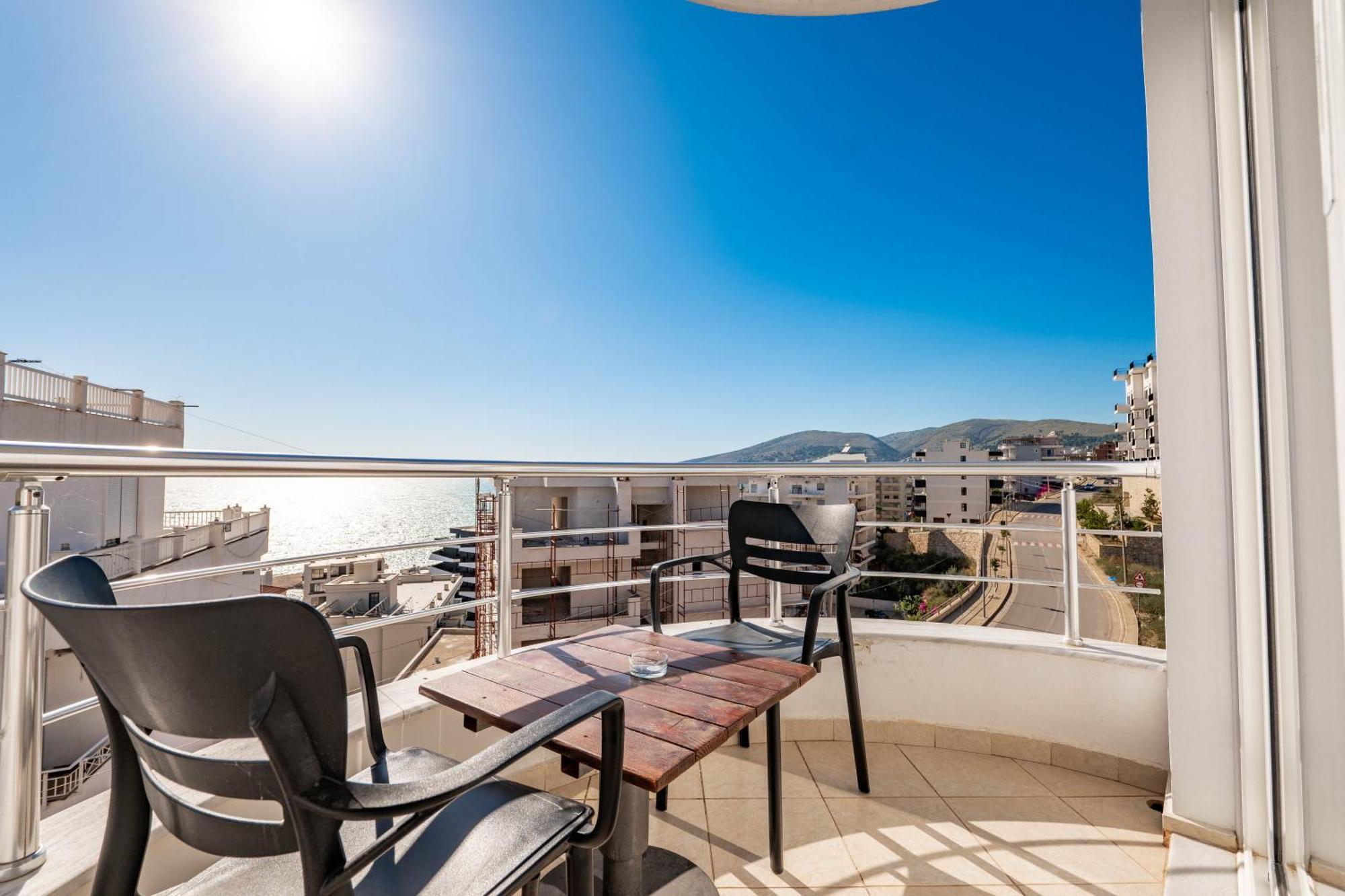 Alnes Hotel Saranda Kültér fotó