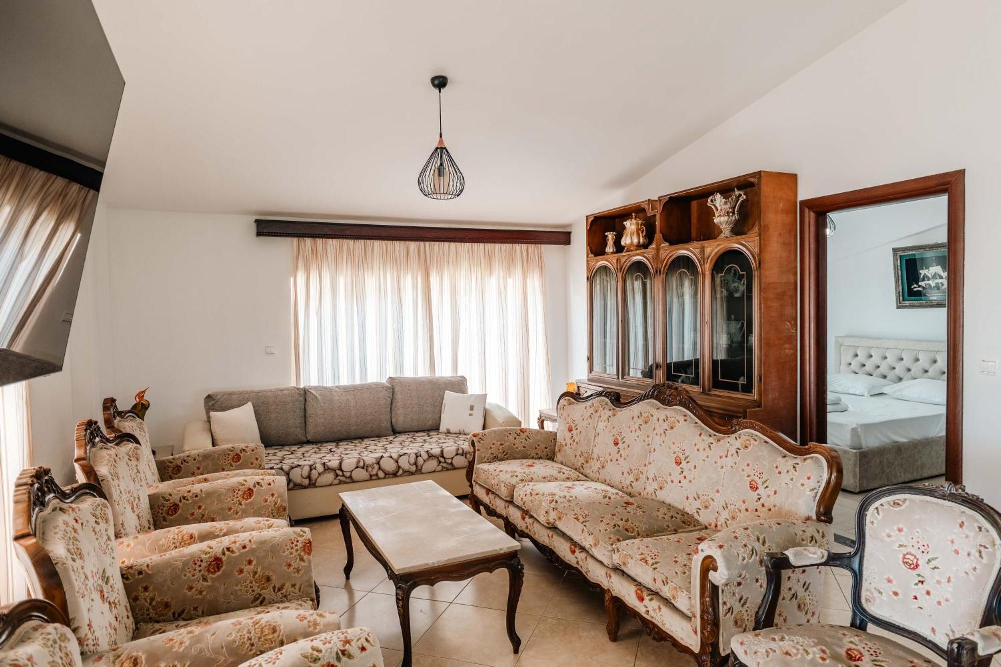 Alnes Hotel Saranda Kültér fotó